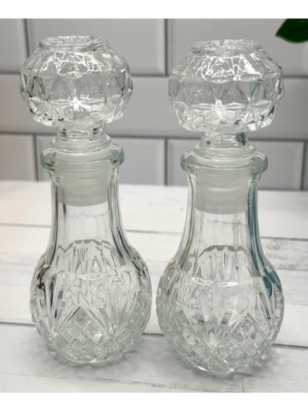 Vintage Crystal-Cut Clear Glass Wine Decanters with Stoppers Pair - Picture 6 of 6